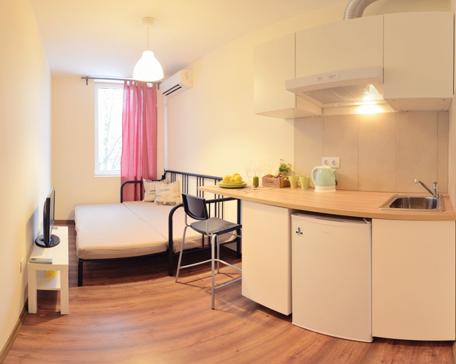 Others 5, easeApartments on Panagyurishte str., Stolichna