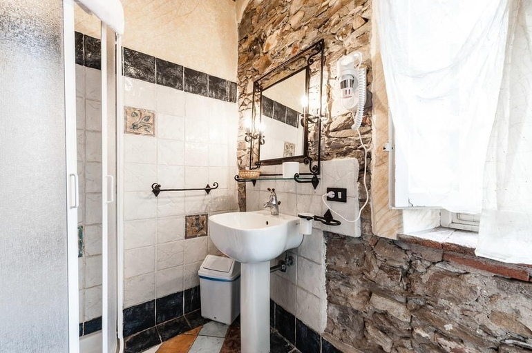 Bathroom 3, Corte Dei Folletti, Lucca