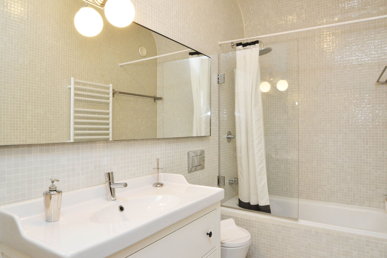 Bathroom, Chiado Luxury Experience Apartment, Lisbon