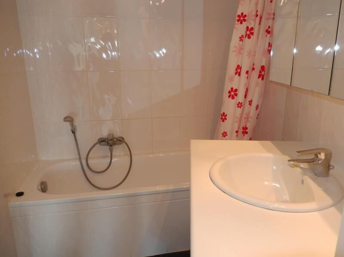 Bathroom 4, Zeezicht 703, West-Vlaanderen