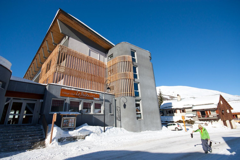 Exterior & Views