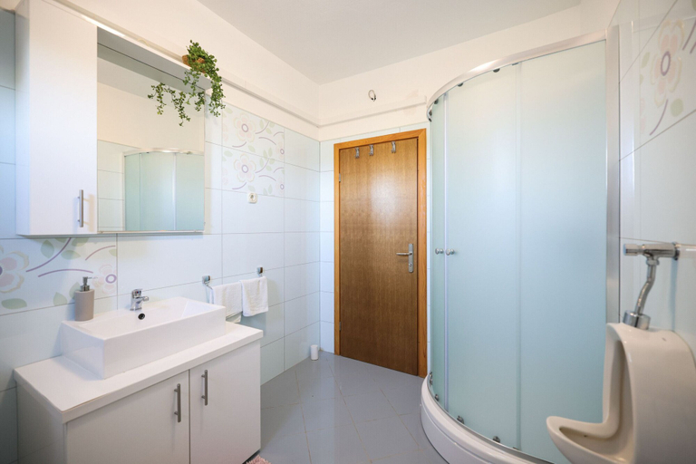 Bathroom 3, Villa Levatinka, Škabrnja