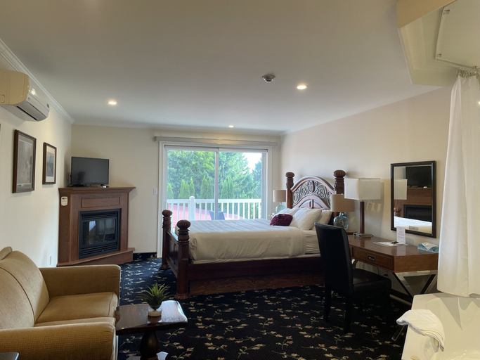 Bedroom 2, Hessenland Inn & Schatz Winery, Huron