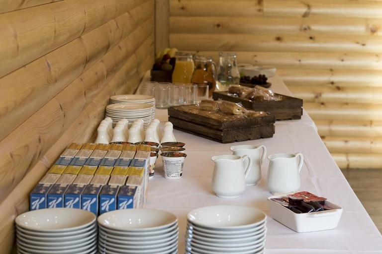 Food & Drinks, Canada Lodge and Lake, Cardiff
