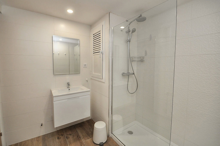 Bathroom 4, Big Apartment Caprabo, Girona