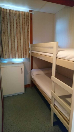 Bedroom 3, Camping Buenavista in Perlora, Asturias