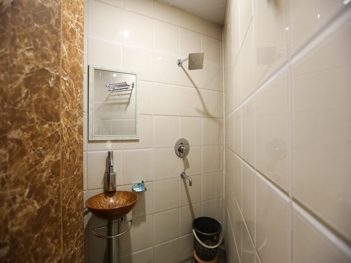 Bathroom 2, Hotel Silver Stay By GRB, Delhi