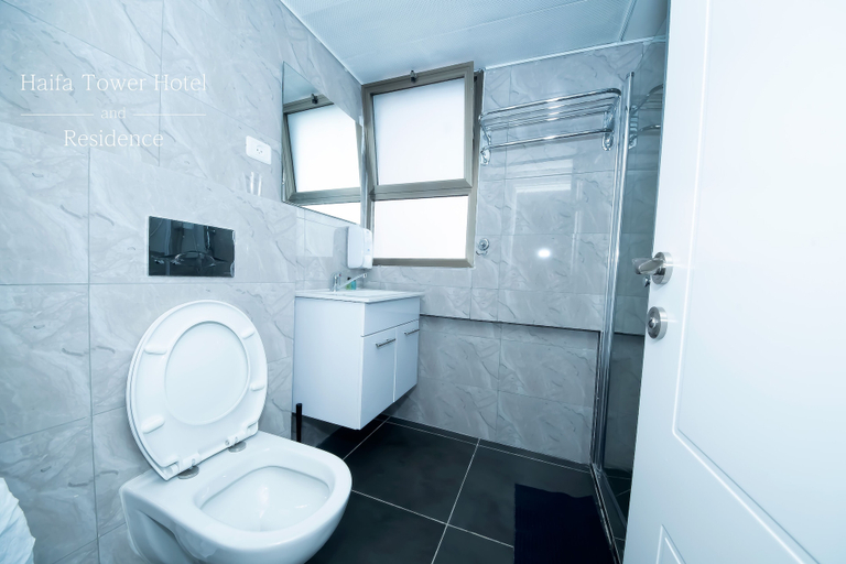 Bathroom 5, Haifa Tower Hotel