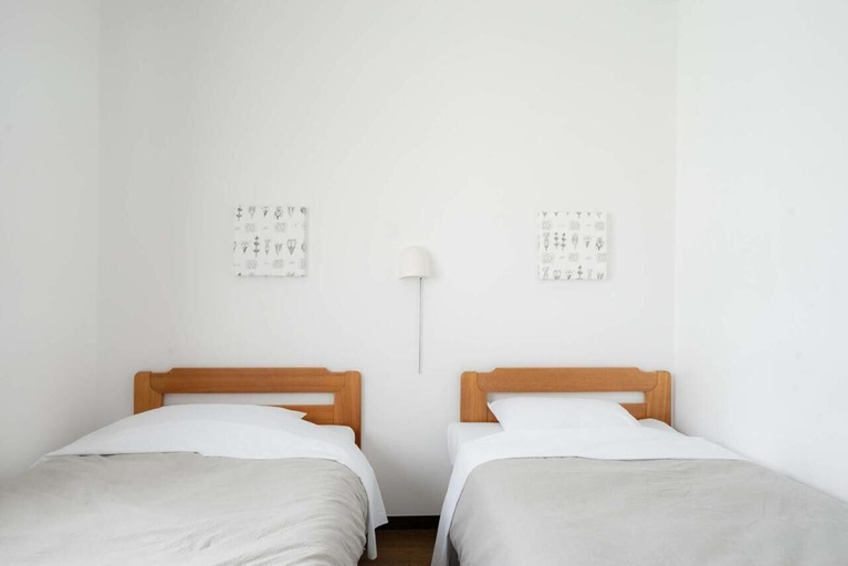 Bedroom 2, Beachside Inn Shirahama, Shimoda