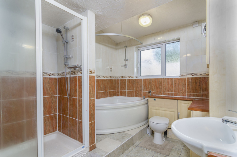Bathroom, Albany House, Medway