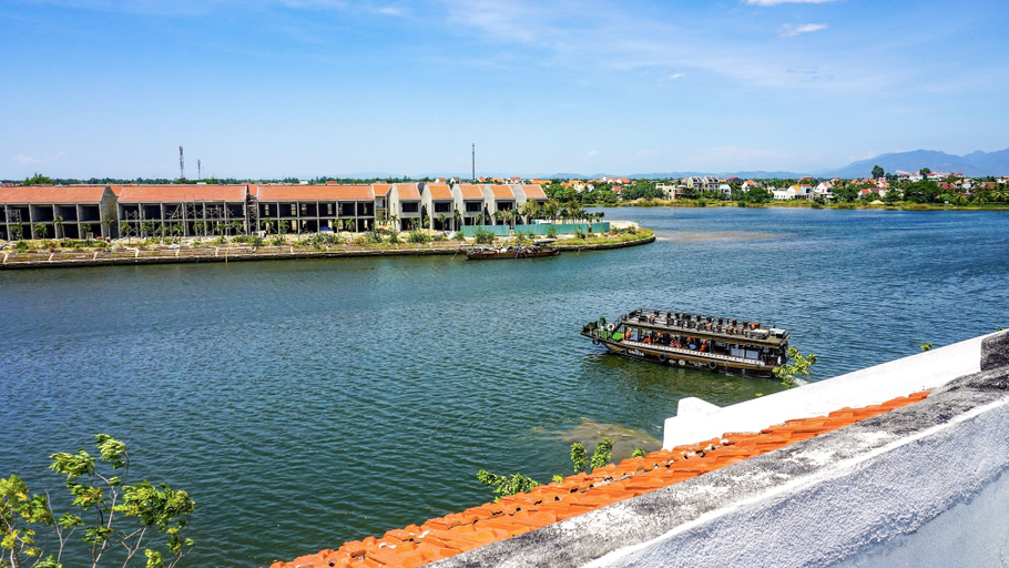 Exterior & Views 2, Riverside White House Boutique Hotel, Da Nang