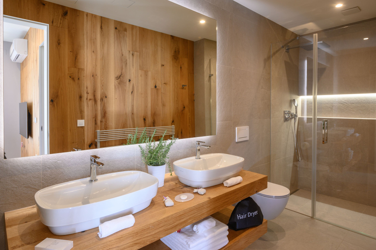 Bathroom 4, Vila Ula La Luxury Apartments Bled, Bled