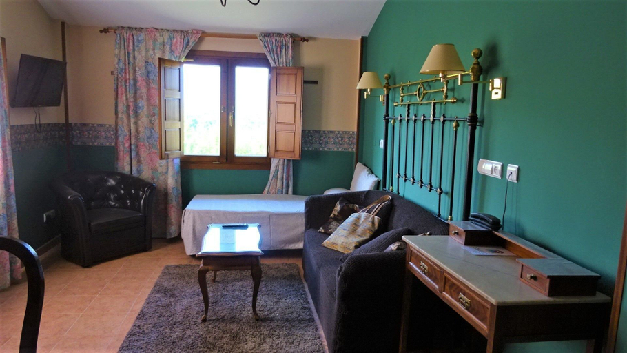 Others 5, Apartamentos Remanso del Río Razón, Soria