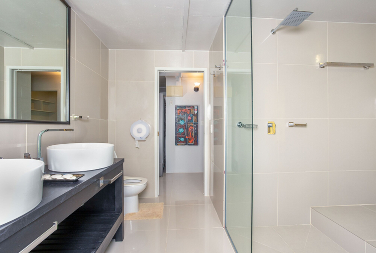 Bathroom 3, Natura Beach Pool Villa 1, Rorotonga
