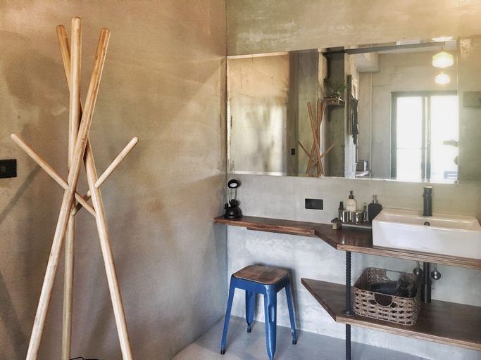 Bathroom 4, Nanwanps, Pingtung