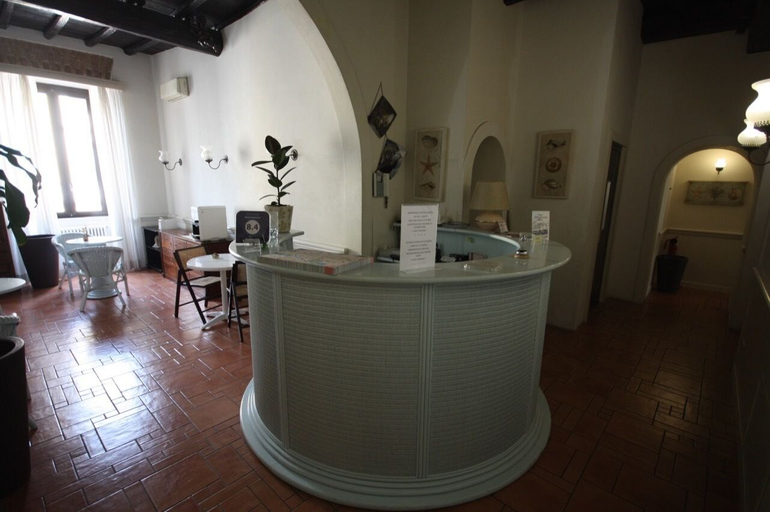 Others 5, Hotel Andreina, Rome
