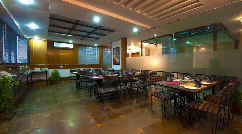 Food & Drinks 5, Siris 18, Delhi