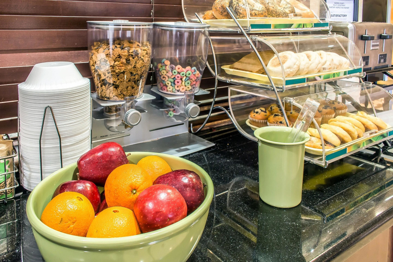 Food & Drinks 5, Quality Inn Hackettstown - Long Valley, Warren