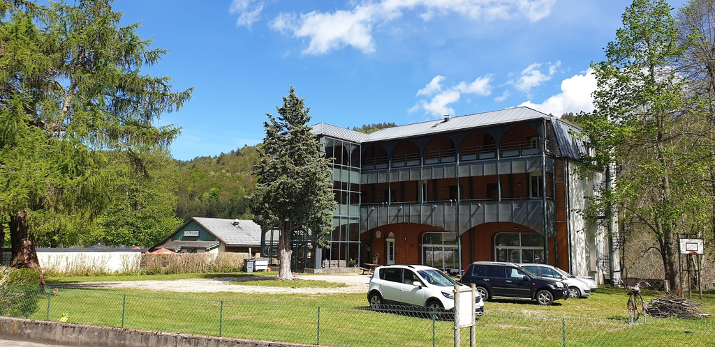 Exterior & Views