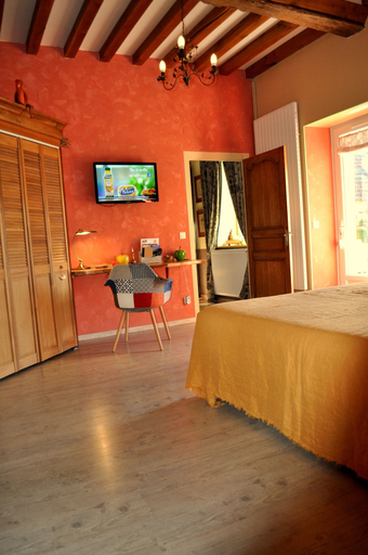 Bedroom 5, Le Bourg d'Aunou, Orne