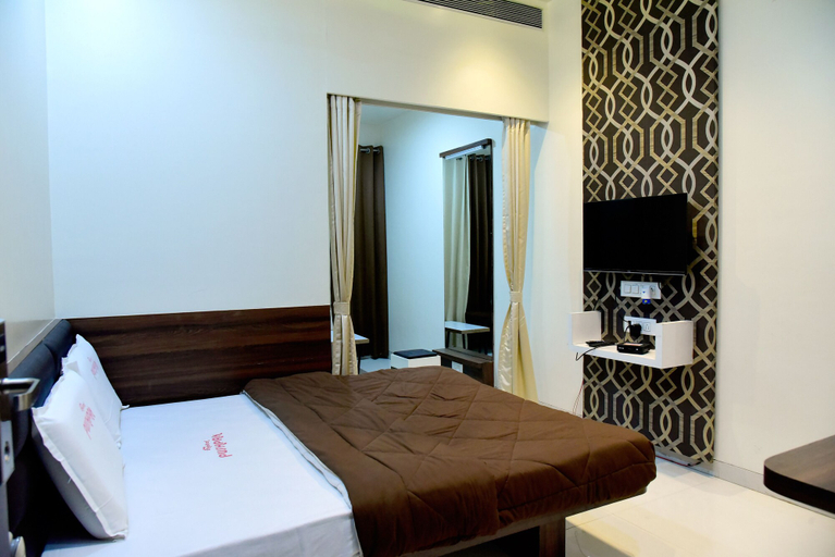 Bedroom 2, Hotel Pushpak Satara, Satara