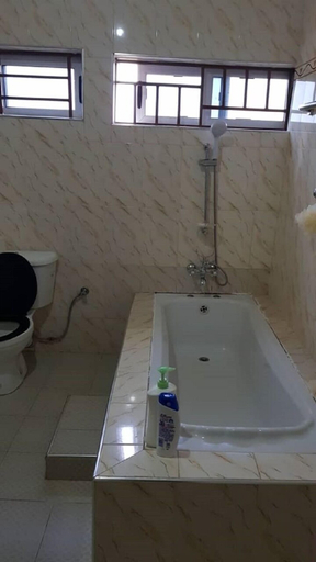 Bathroom 3, Holiday Home Hotel, Kumasi