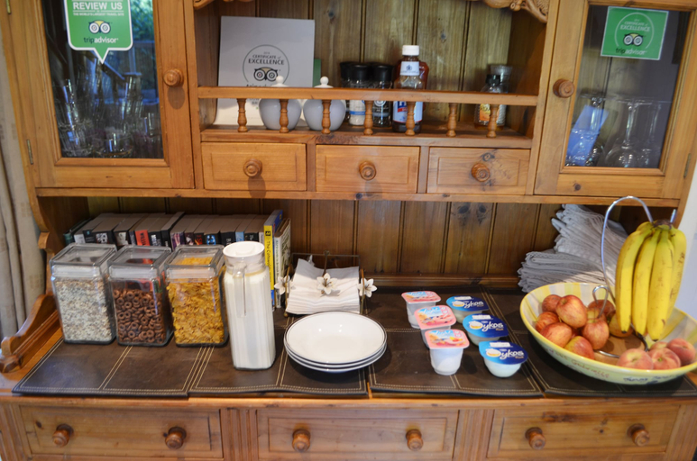 Food & Drinks 5, Hanger Down House Bed and Breakfast, West Sussex