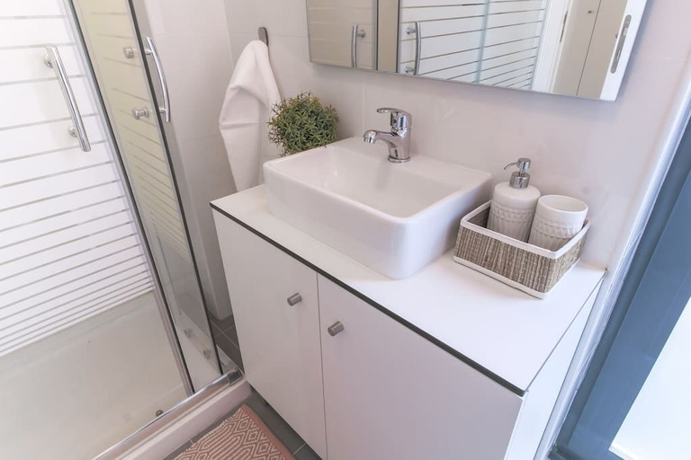 Bathroom 3, Trind3 · Samasal Trindade Apartments #3 With Garden, Porto