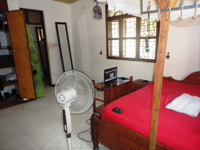 Bedroom 2, Don's Place, Kinondoni