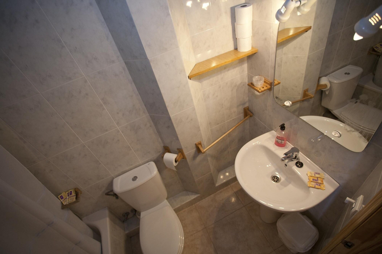 Bathroom 4, Rural Calaceite, Teruel