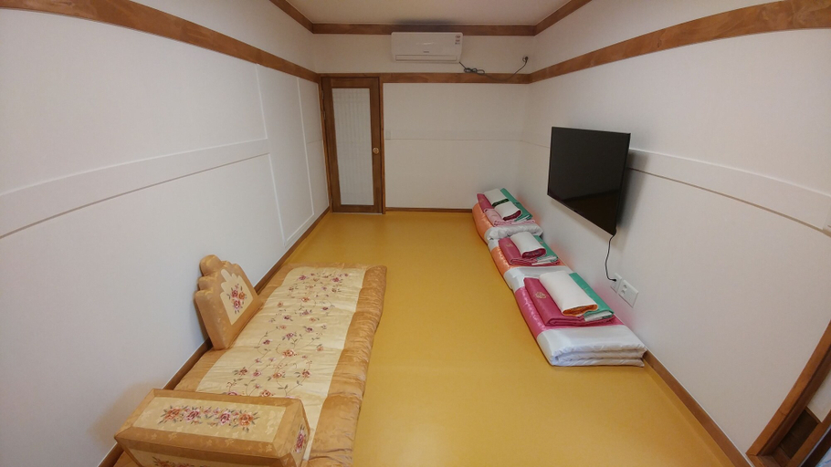 Bedroom 4, Sophia Guesthouse, Jongno