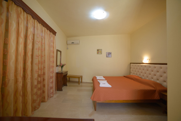 Bedroom 2, Toulas Apartments, Ionian Islands