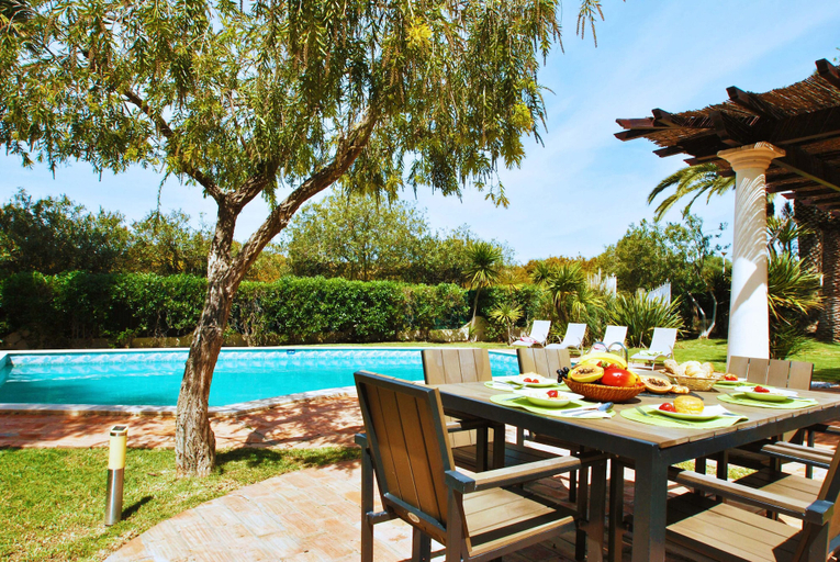 Food & Drinks, Villa Bogota, Albufeira