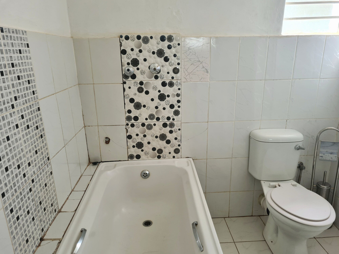 Bathroom 4, Spendwise Lodge and Apartments, Lilongwe City