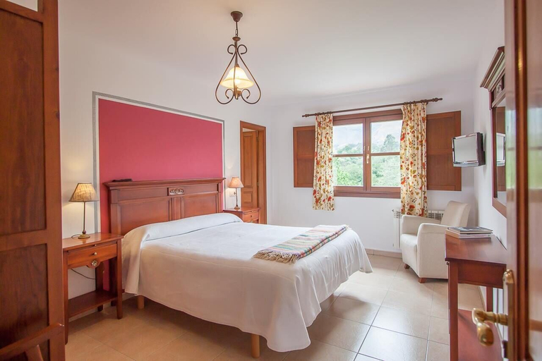 Bedroom 2, Hotel Rural Porrua, Asturias