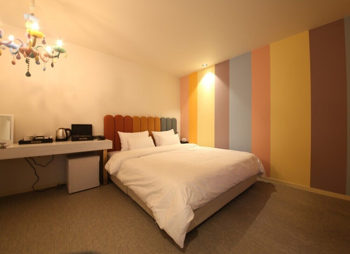 Bedroom 2, Almond Kids Hotel, Gimhae