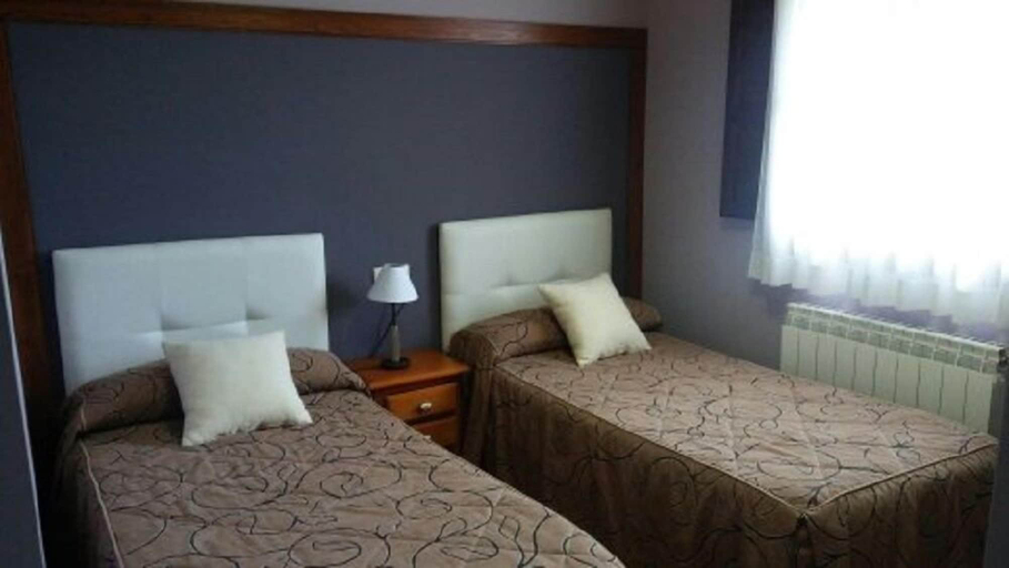 Bedroom 2, La Fuente de Báscones, Asturias