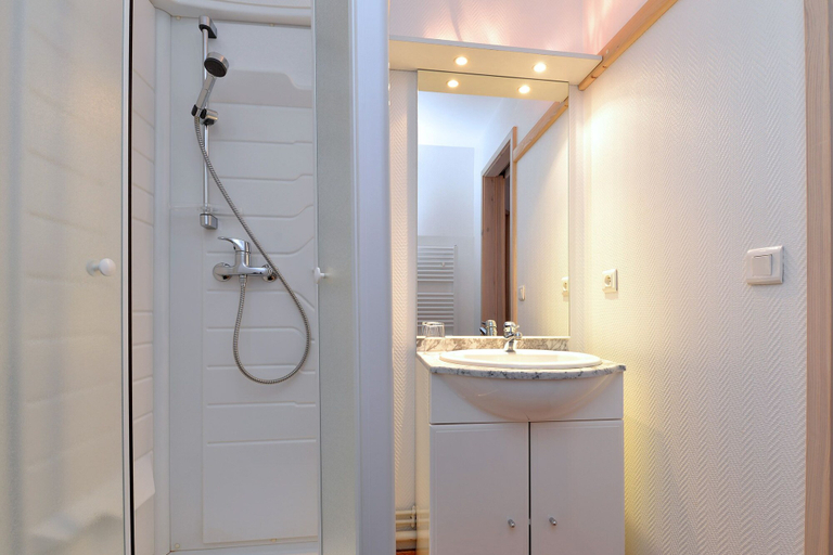 Bathroom 3, La Cour des Nobles, Haut-Rhin