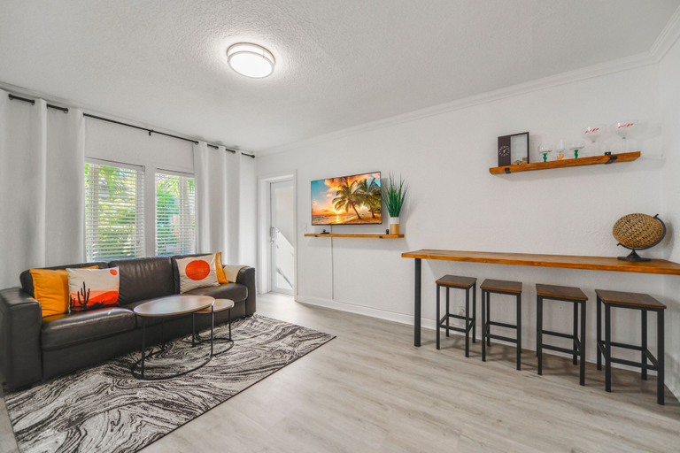 Others 5, Alani Bay Villas, Broward