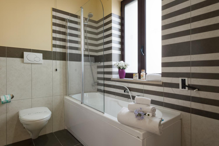 Bathroom 5, La Chiocciola, Lecce