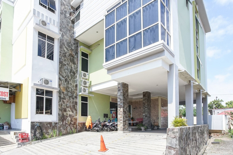 Exterior & Views 1, Ontario Homestay, Manado