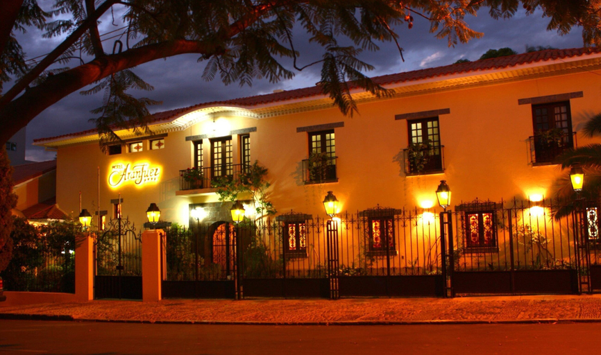 Exterior & Views