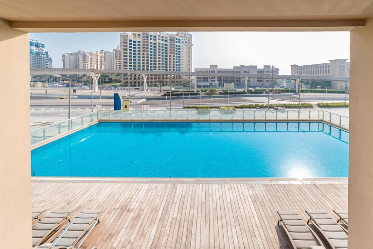 Sport & Beauty 5, Yanjoon Holiday Homes - Palm Views, Dubai