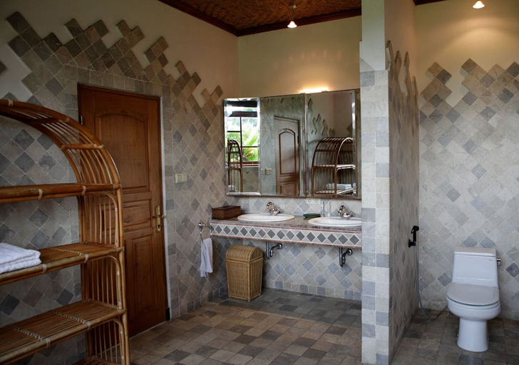 Bathroom 4, Villa Kompiang Bali, Badung