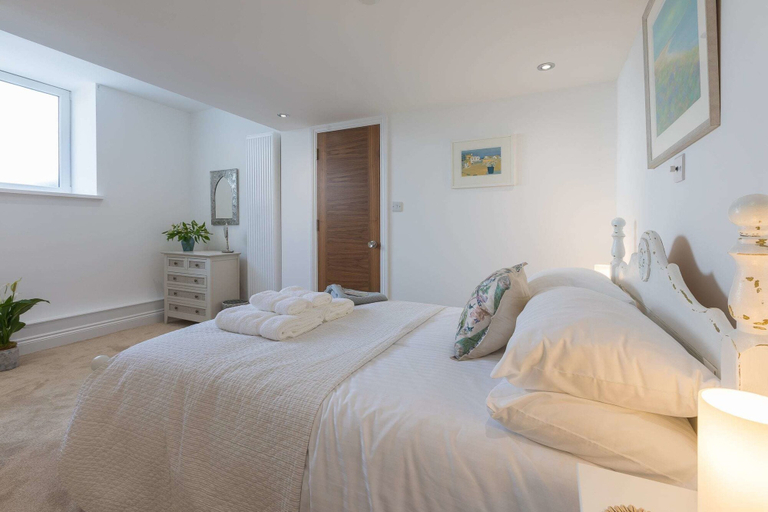 Bedroom, Hepworth Apartment, Cornwall
