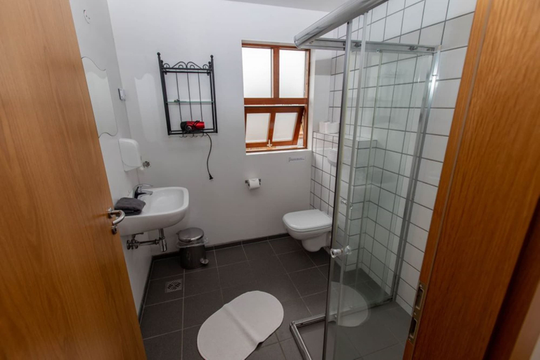 Bathroom 3, Lysuholl, Snæfellsbær