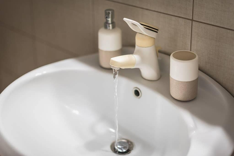 Bathroom 4, Central Flat with Cosy Sunny Terrace, Attica