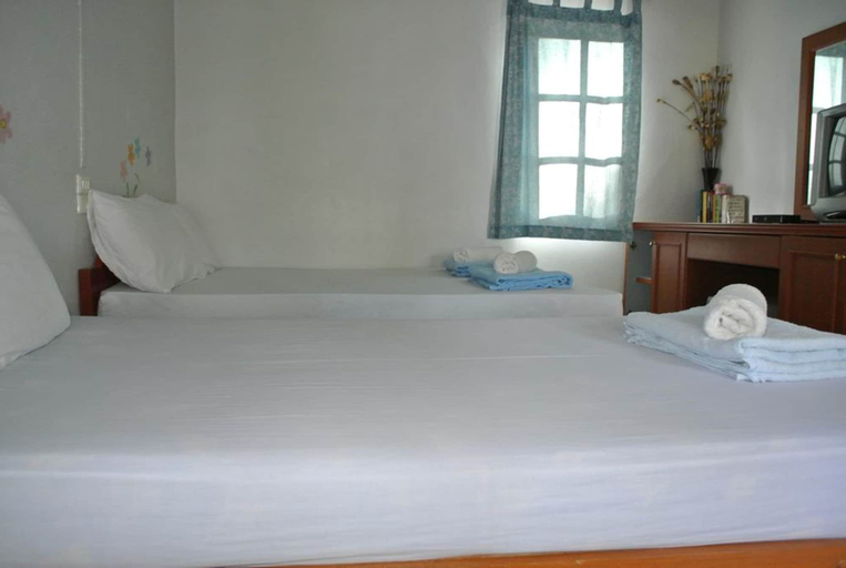 Bedroom 2, Chill Beach Resort, Pathiu