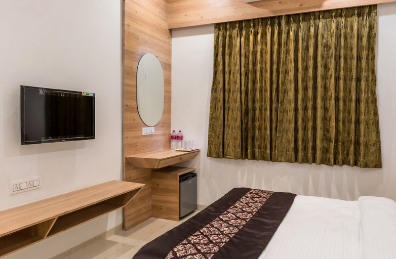 Bedroom 4, Meridian hotel Banquets and Rooms, Surat