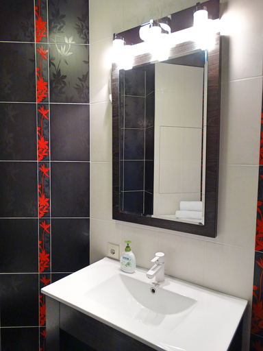 Bathroom 3, Inndays Apartment on Cheremushki, Western